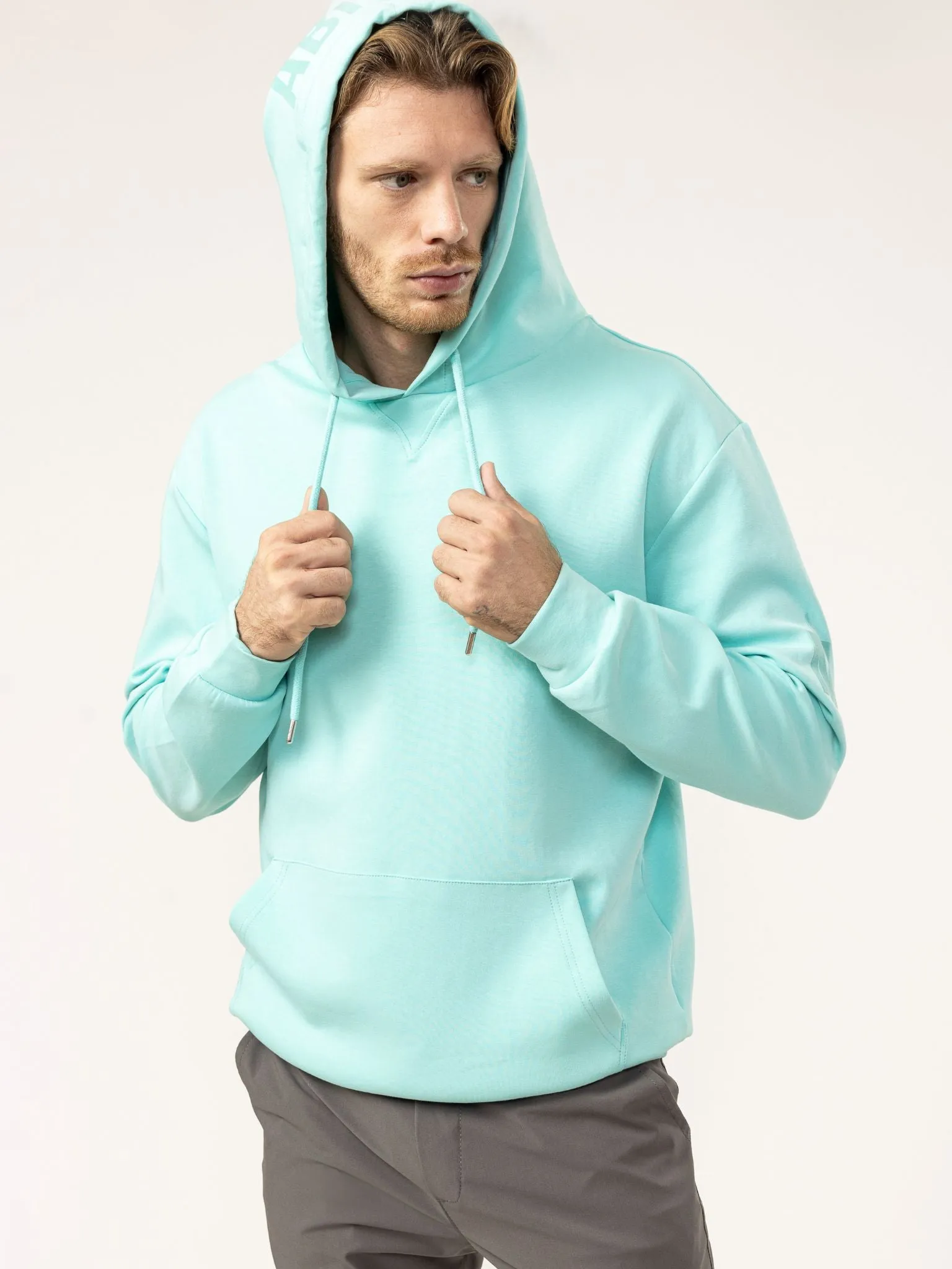 BASIC HOODIE
