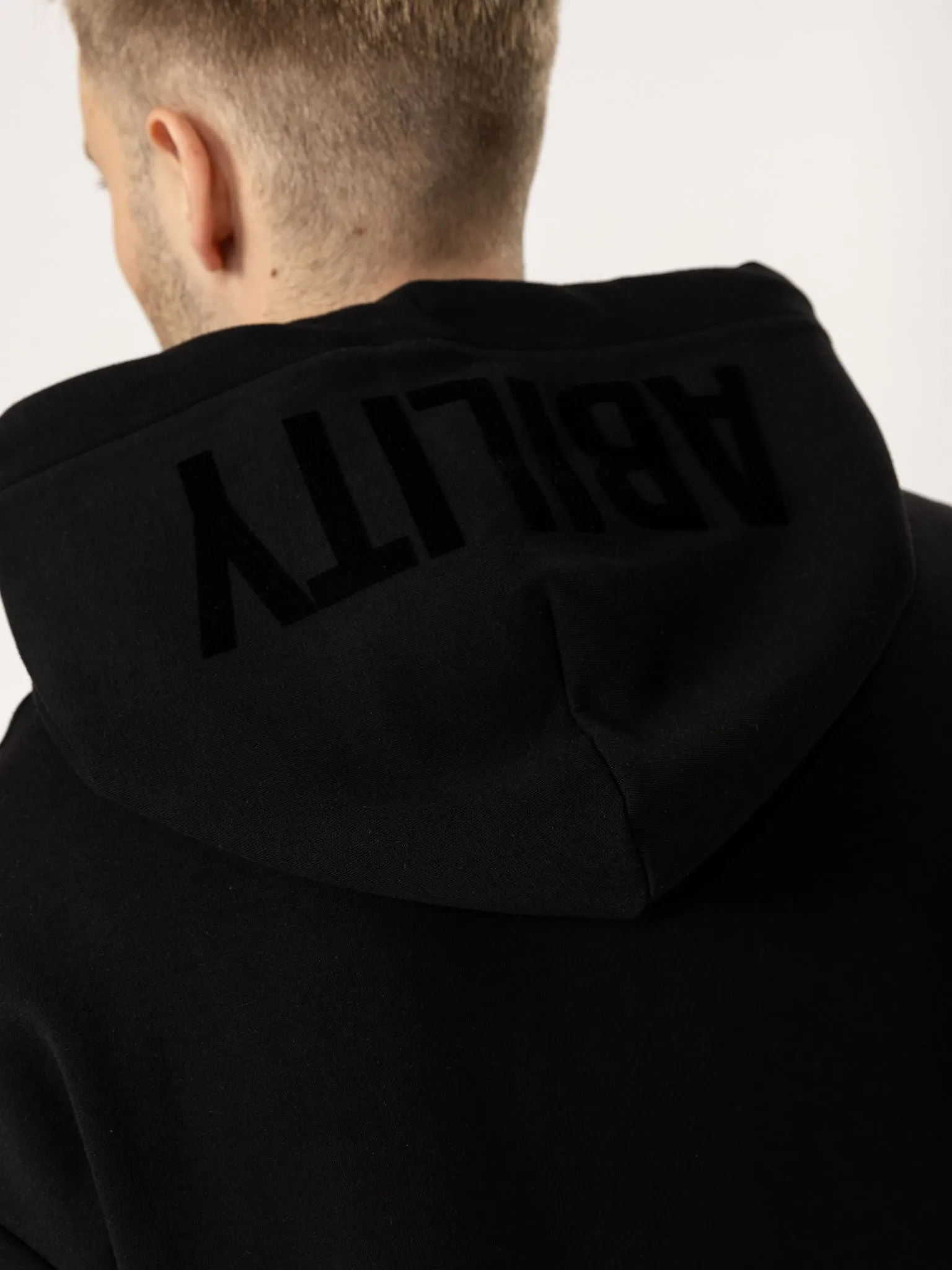 BASIC HOODIE