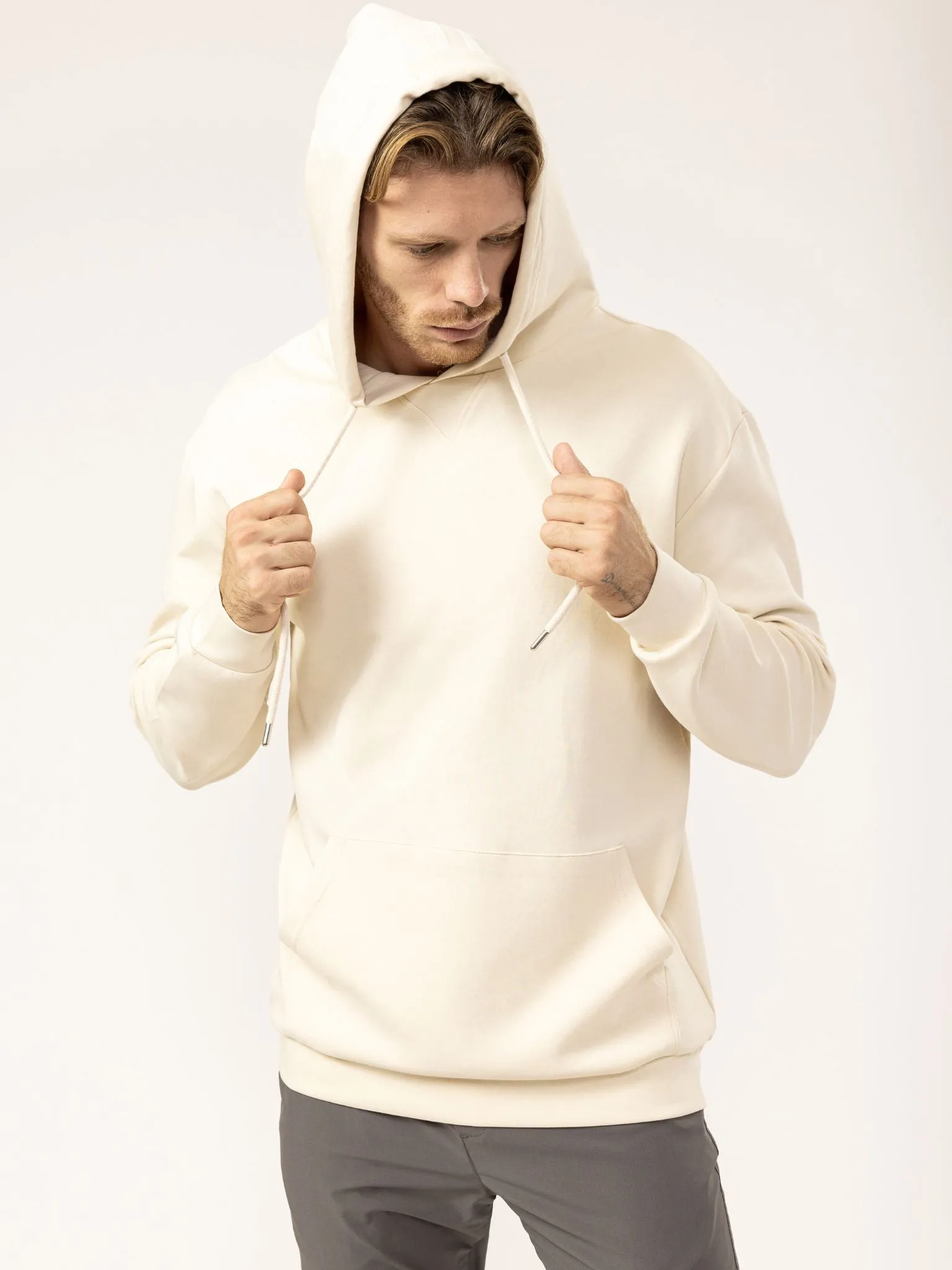 BASIC HOODIE