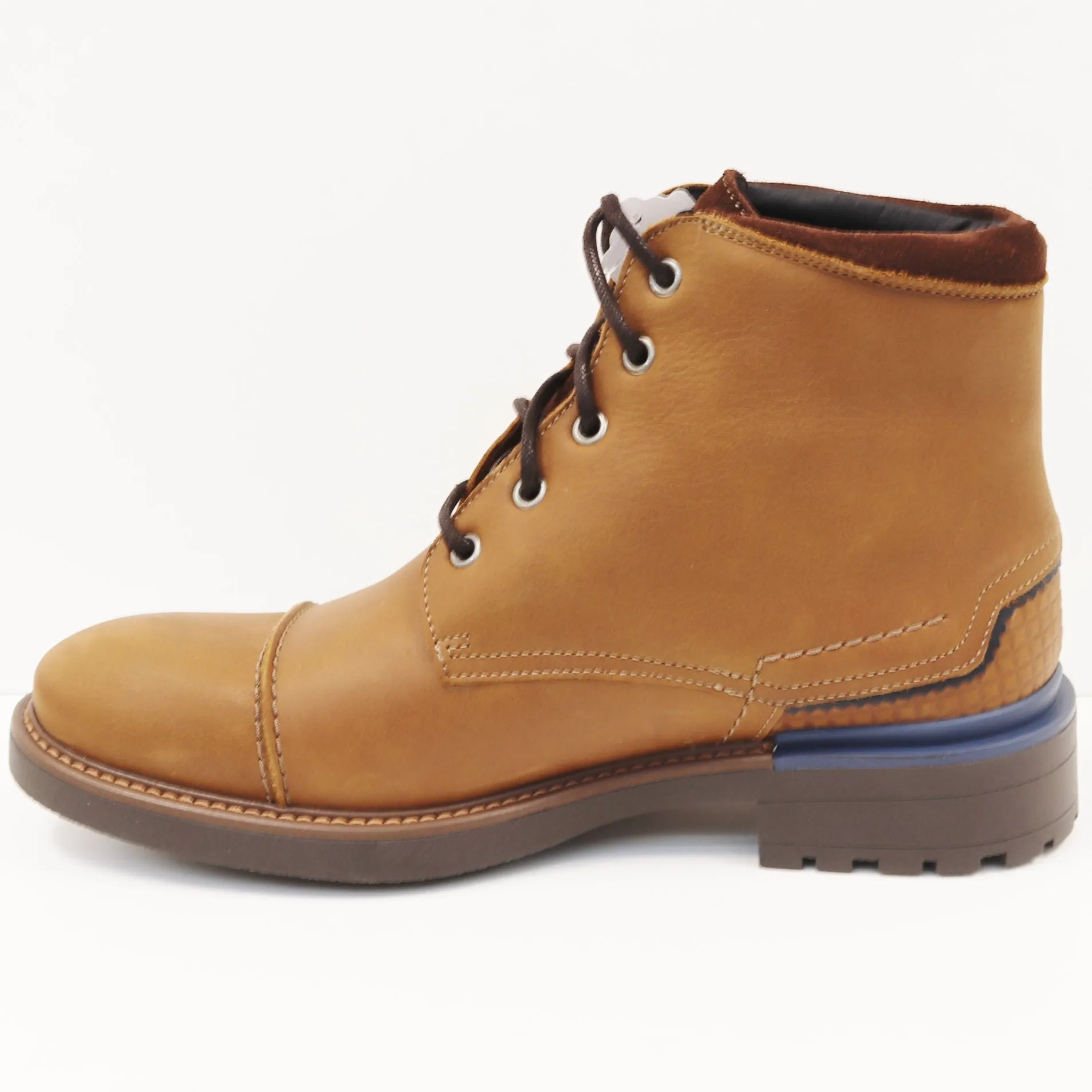 CAP TOE WATERPROOF BOOT