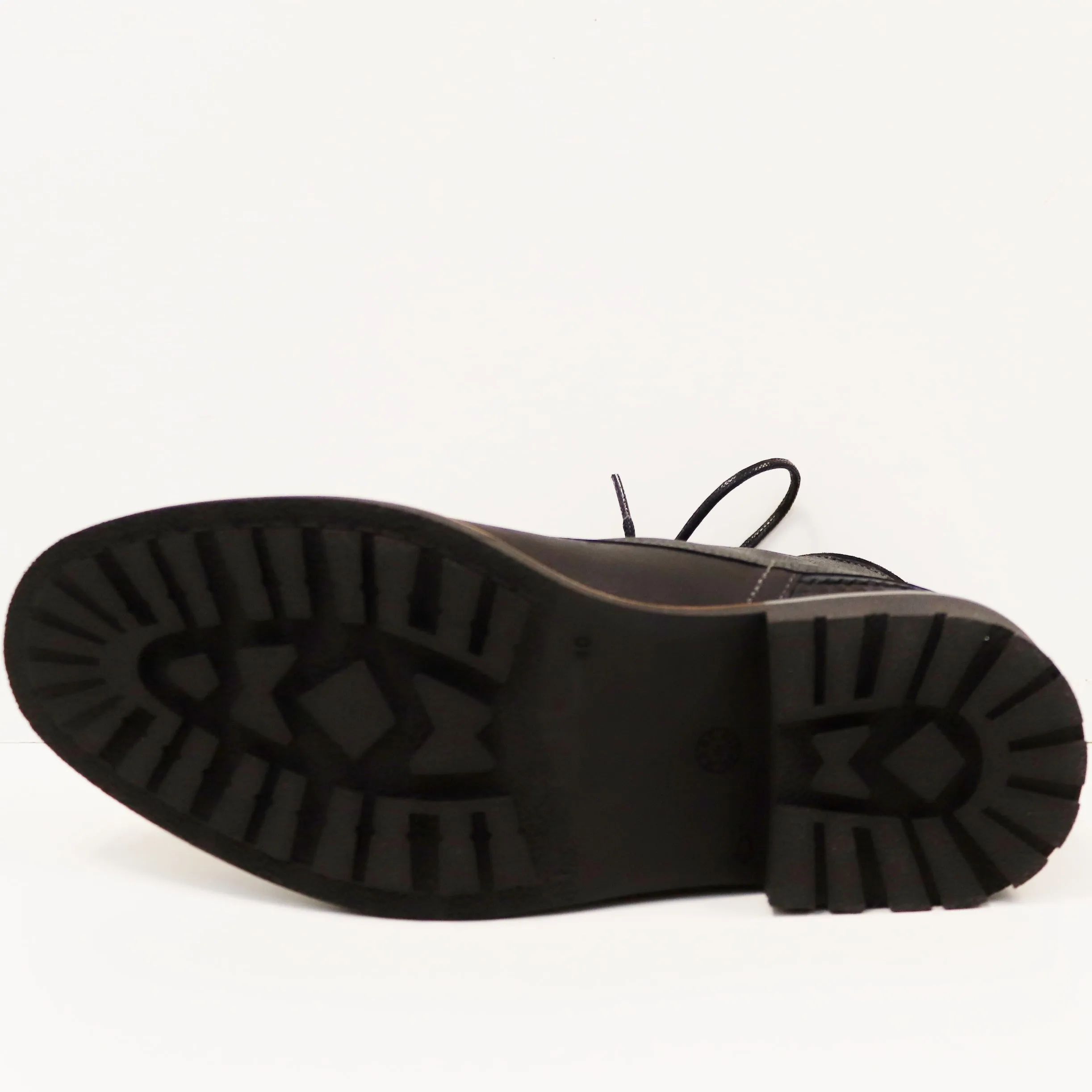 CAP TOE WATERPROOF BOOT