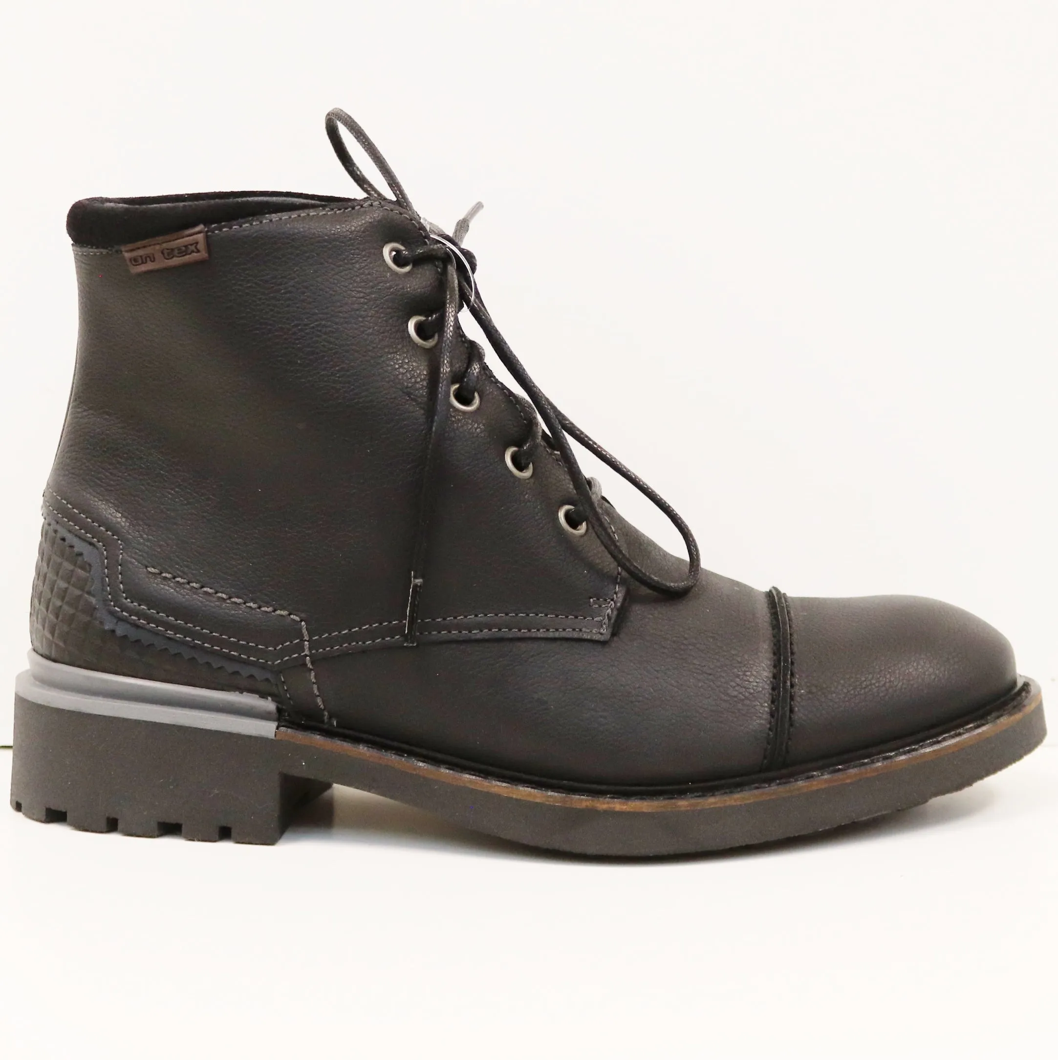 CAP TOE WATERPROOF BOOT