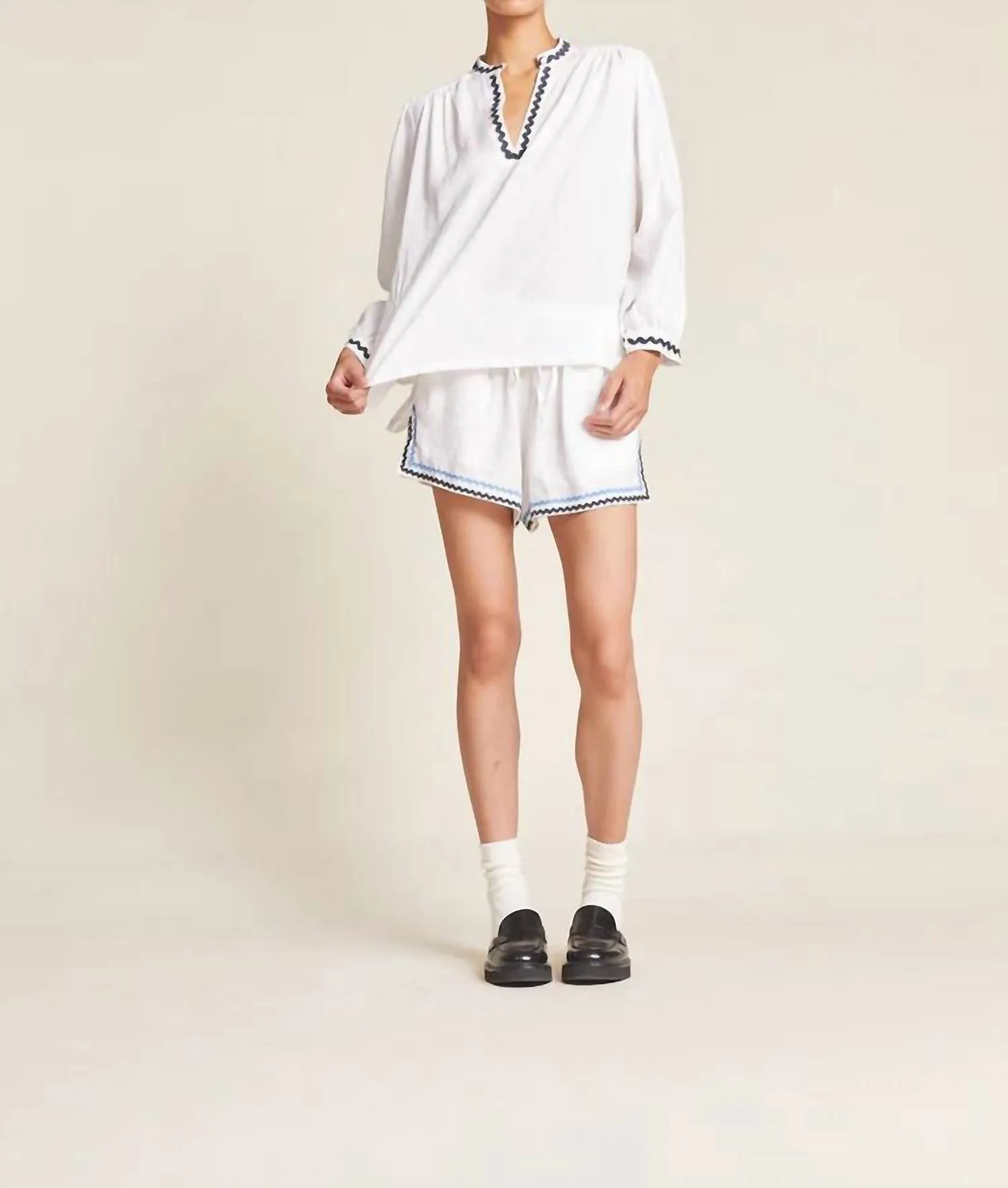 Dora Short In White W/ Ric Rac
