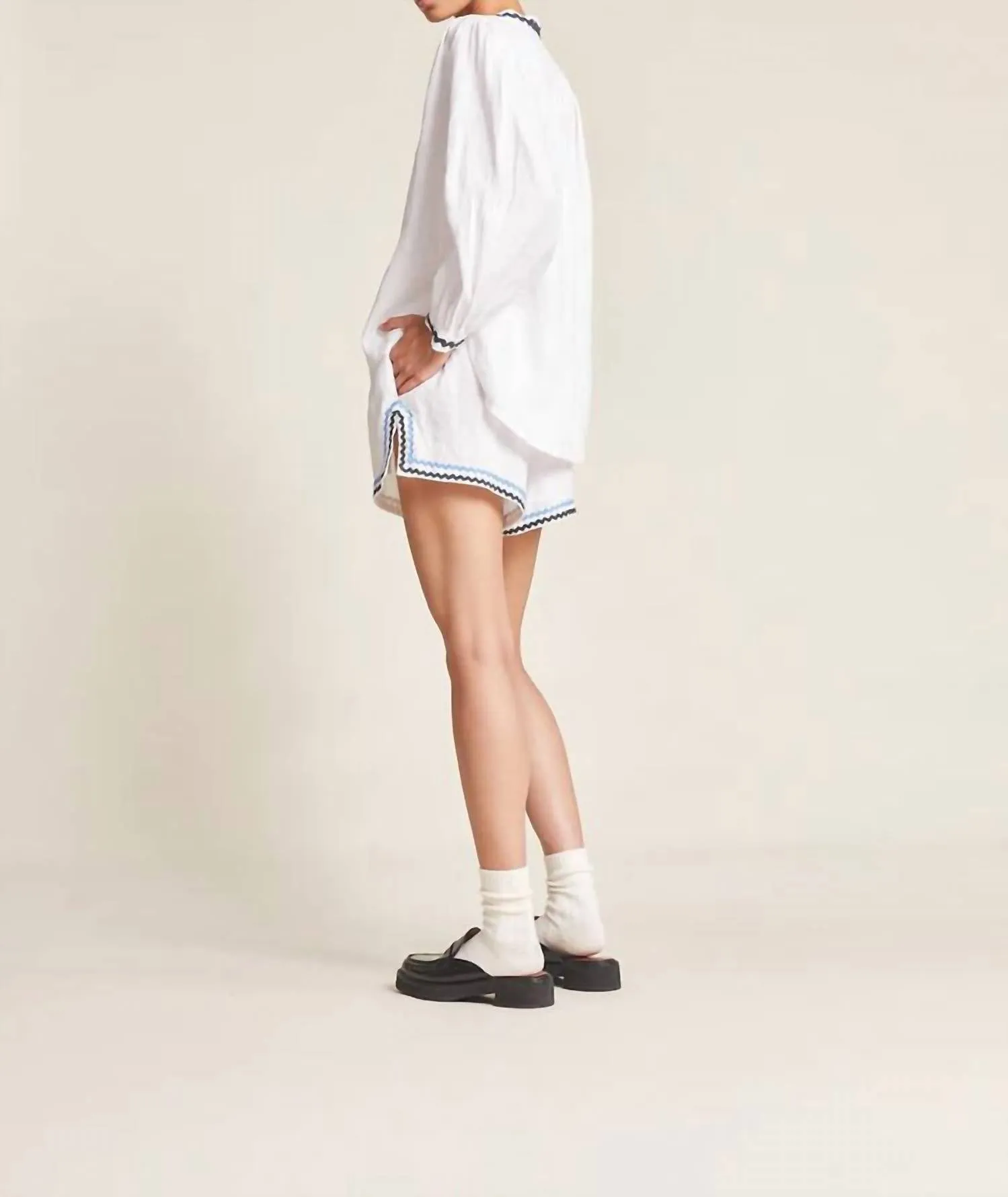 Dora Short In White W/ Ric Rac