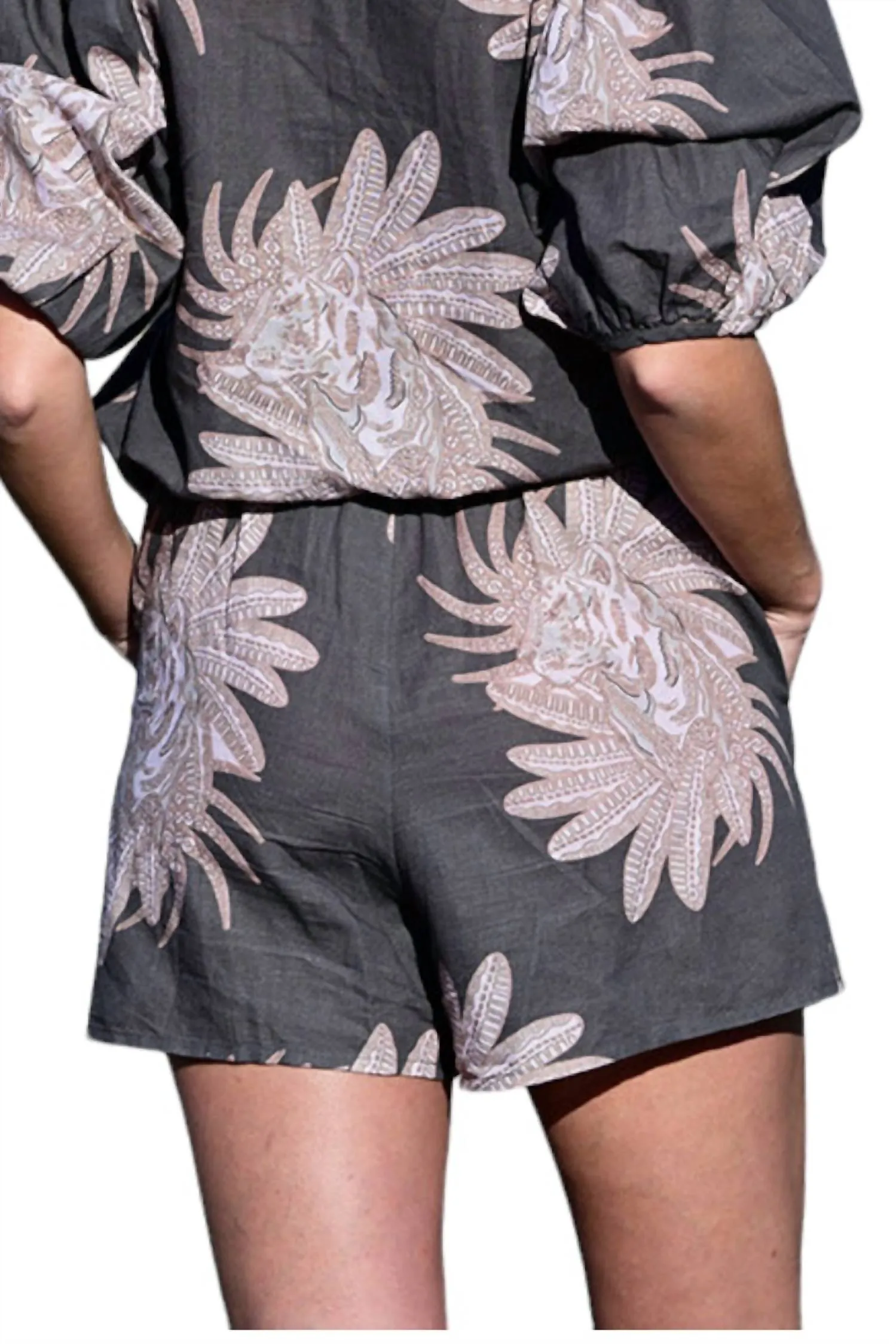 Greek Tiger Short In Grey