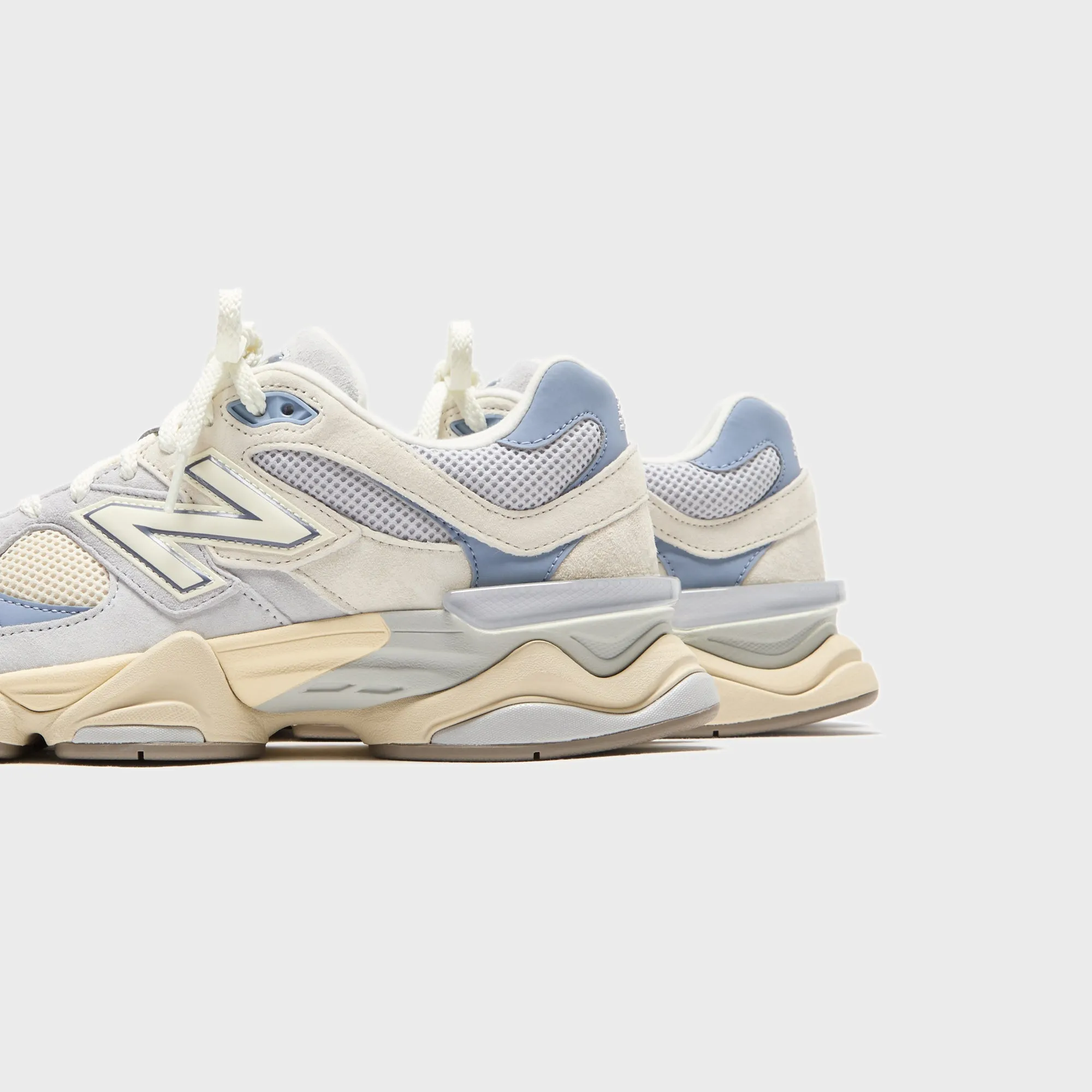 New Balance WMNS 9060 - Mineral / Grey Matter