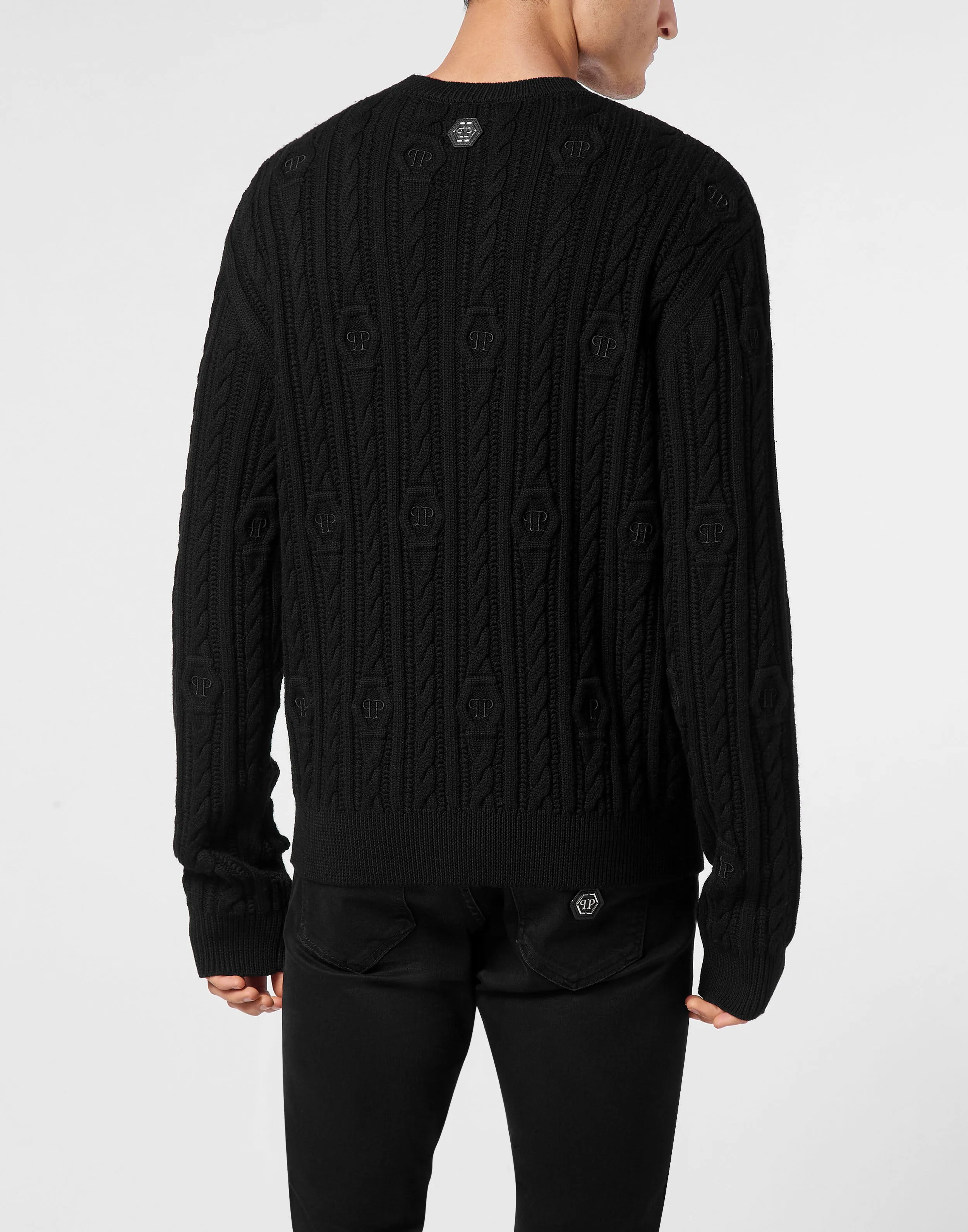Pullover Round Neck Long-Sleeve