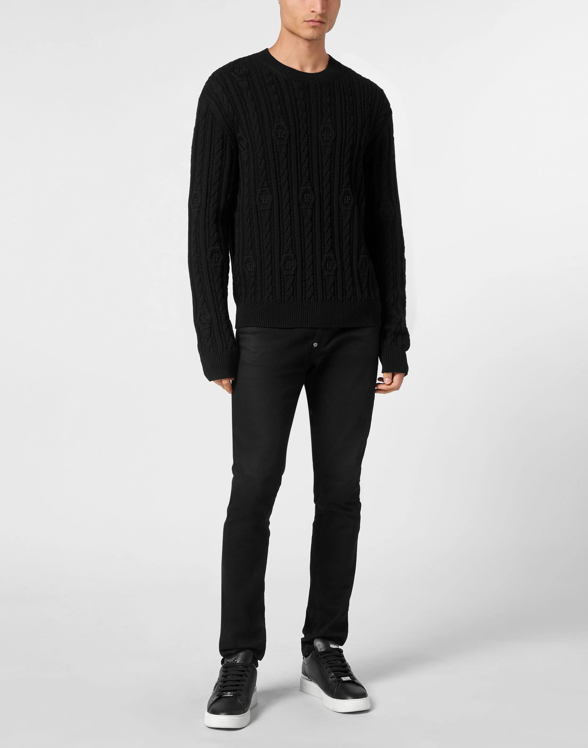 Pullover Round Neck Long-Sleeve