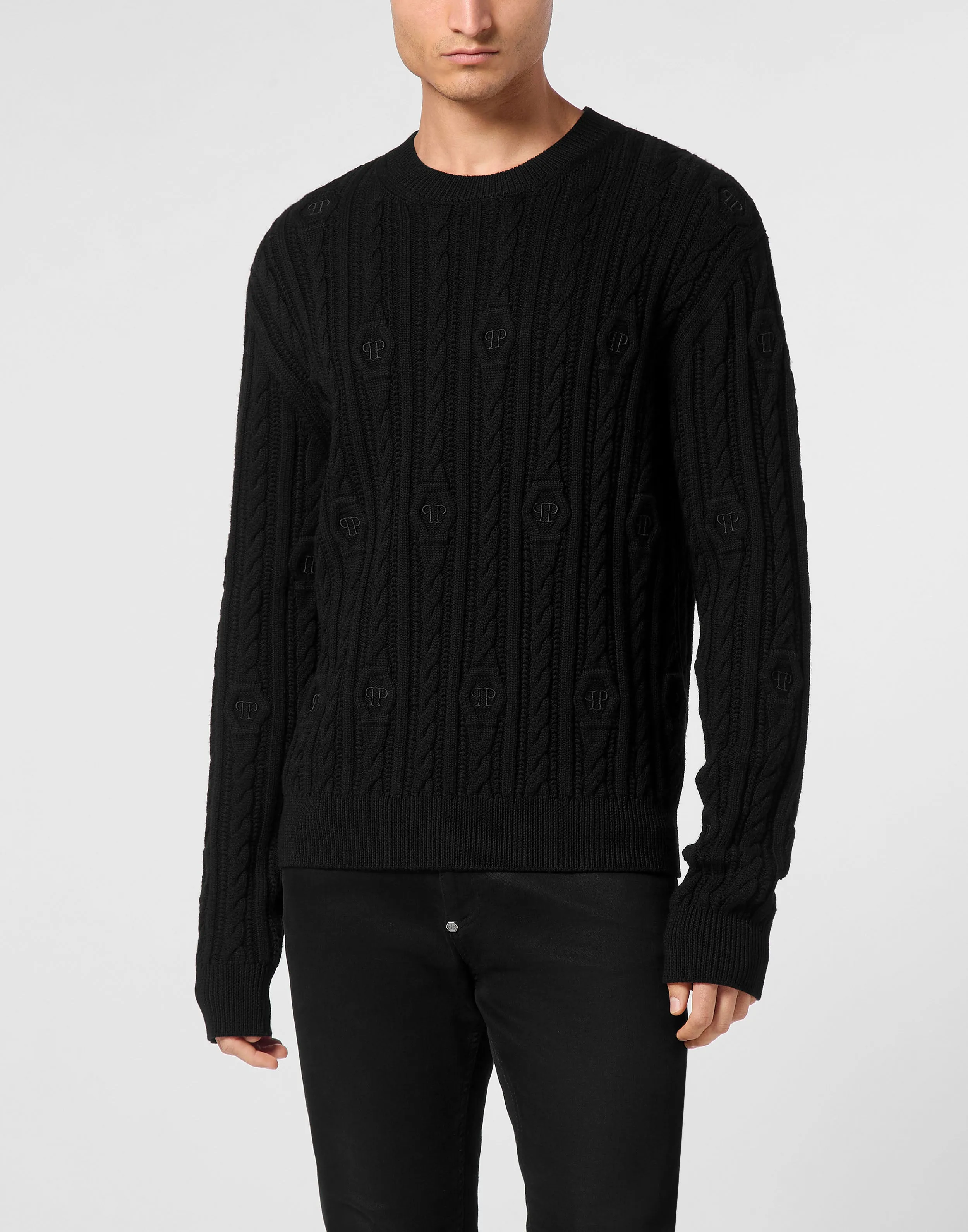 Pullover Round Neck Long-Sleeve