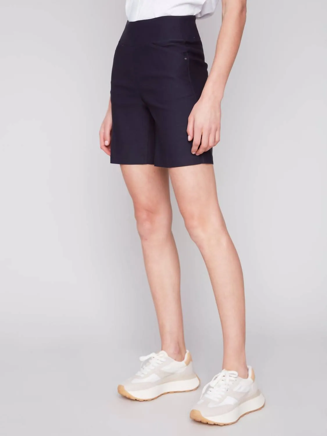 Smooth Stretch With Pocket Short In Navy Blue