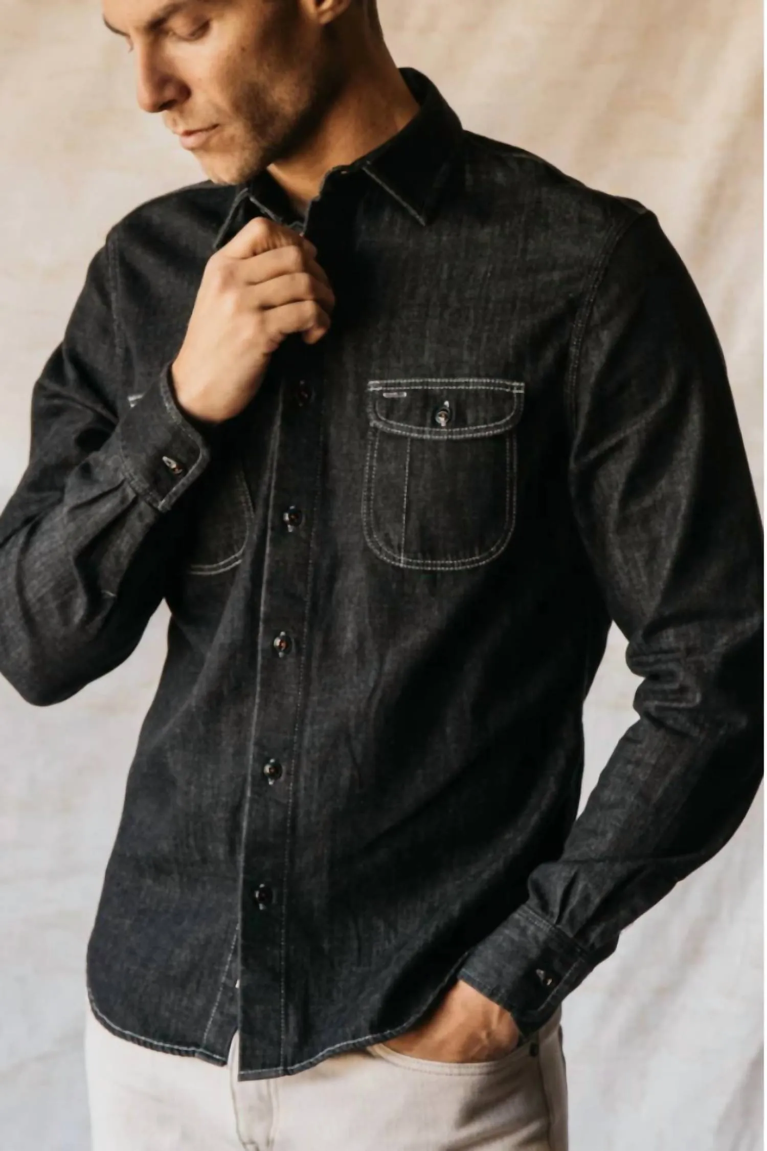 The Brace Shirt In Loose Weave Black