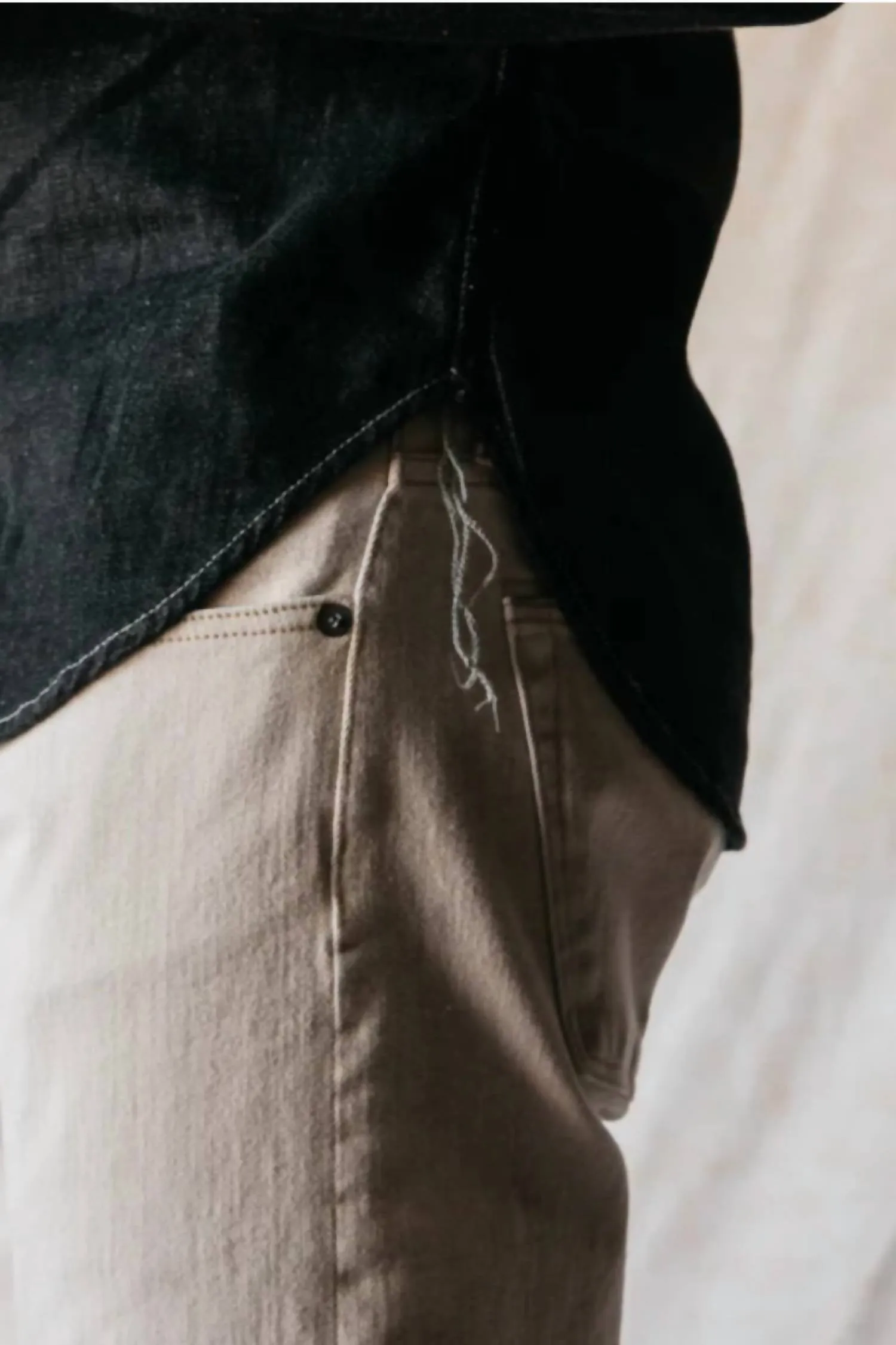 The Brace Shirt In Loose Weave Black