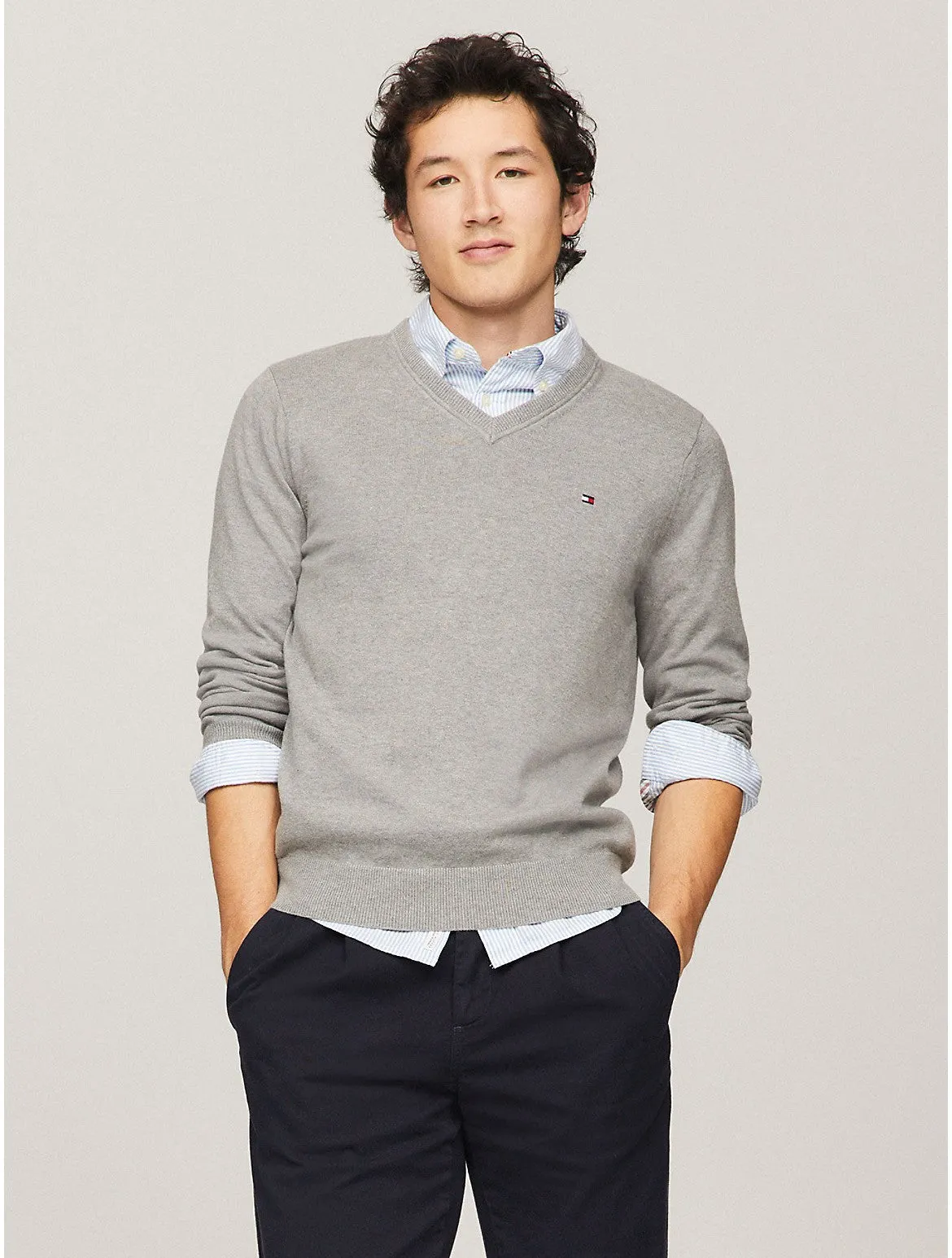 Tommy Hilfiger Men's Flag Logo V-Neck Sweater
