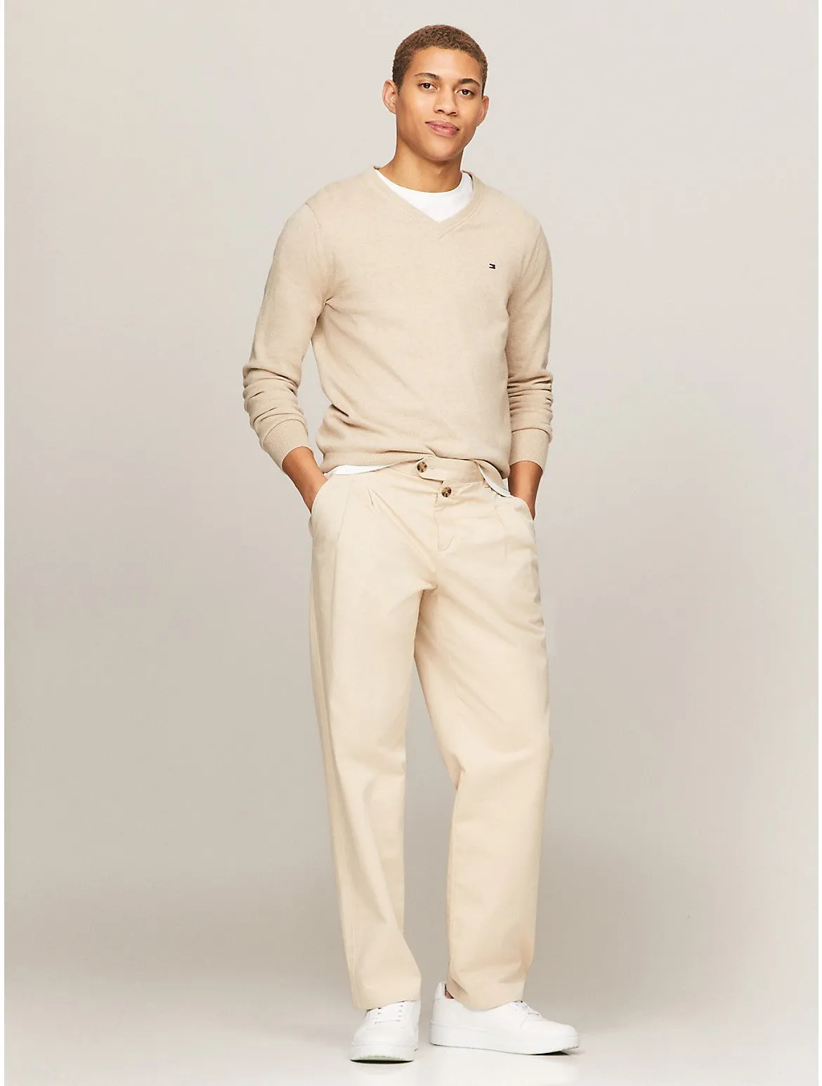 Tommy Hilfiger Men's Flag Logo V-Neck Sweater