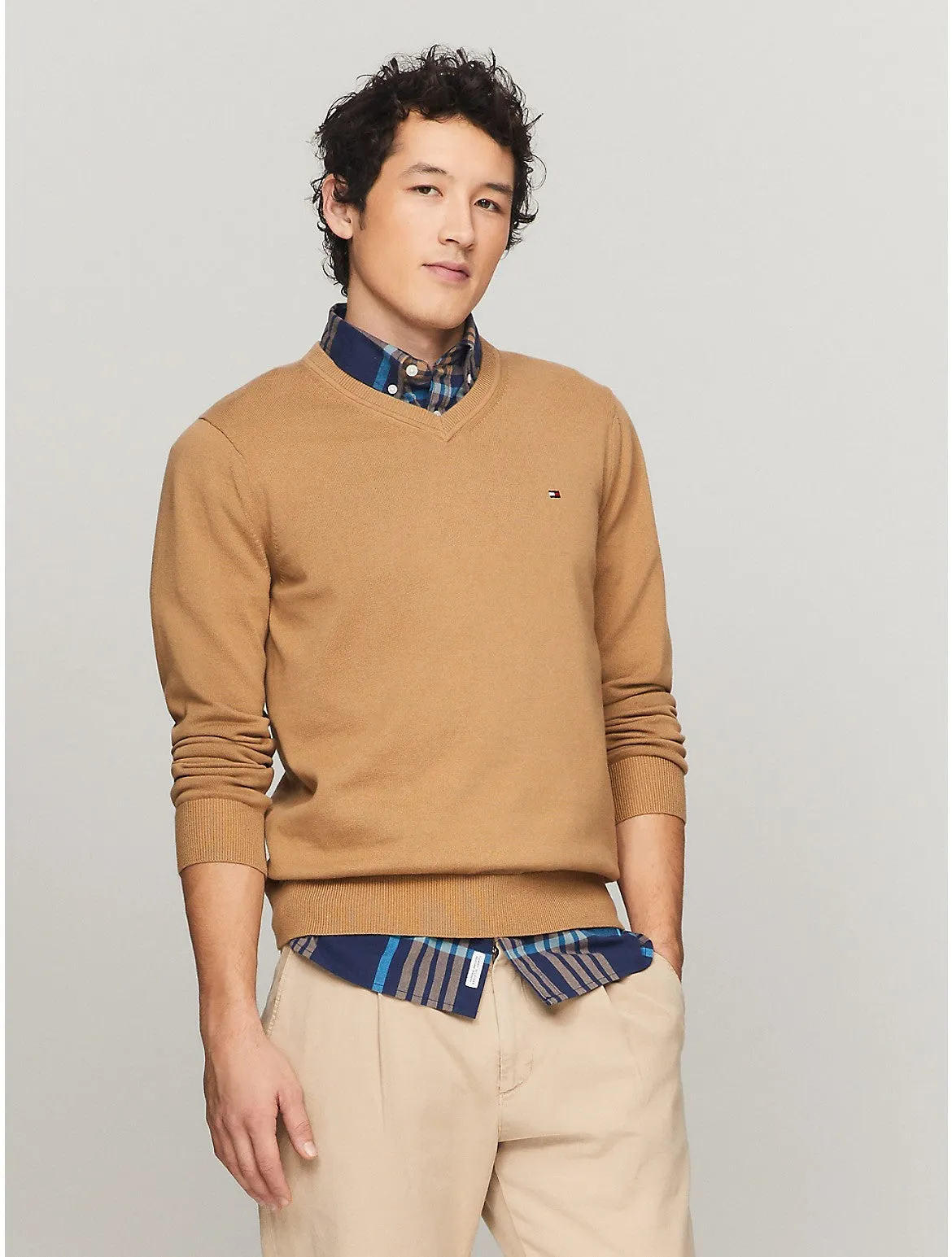 Tommy Hilfiger Men's Flag Logo V-Neck Sweater