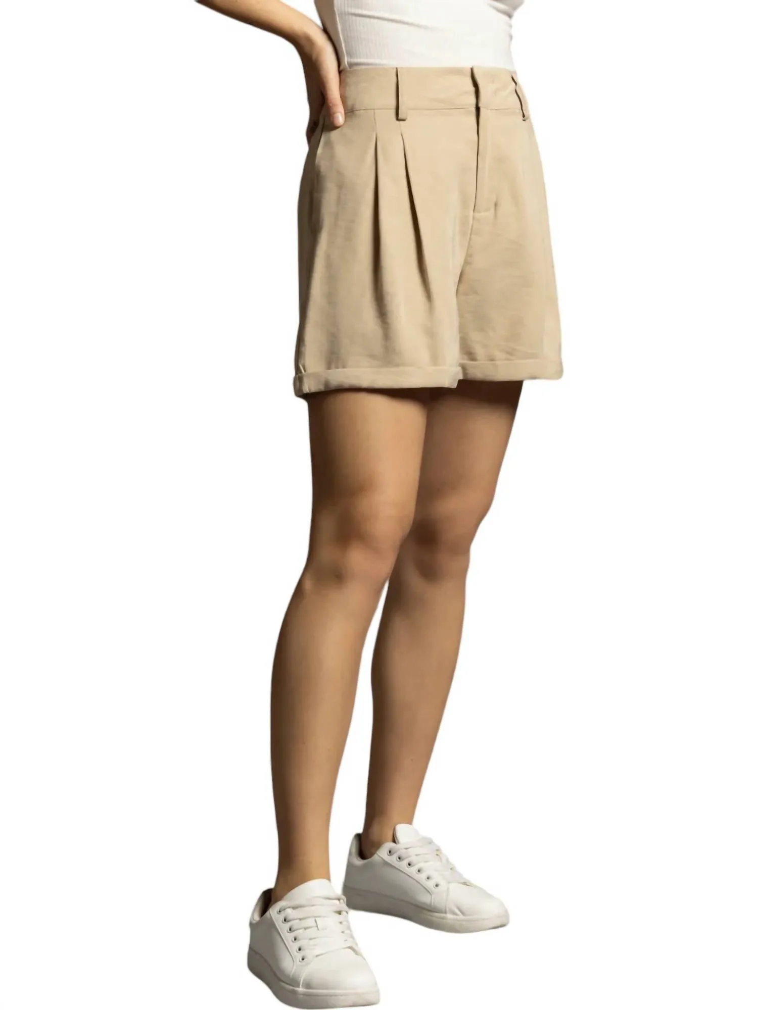 Vivi Pleated Tailored Shorts In Beige